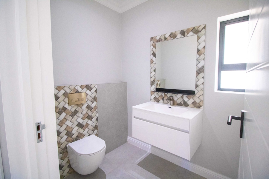 4 Bedroom Property for Sale in Kromme River Estate Eastern Cape